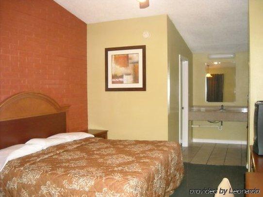 Tropicana Motel Bastrop Esterno foto